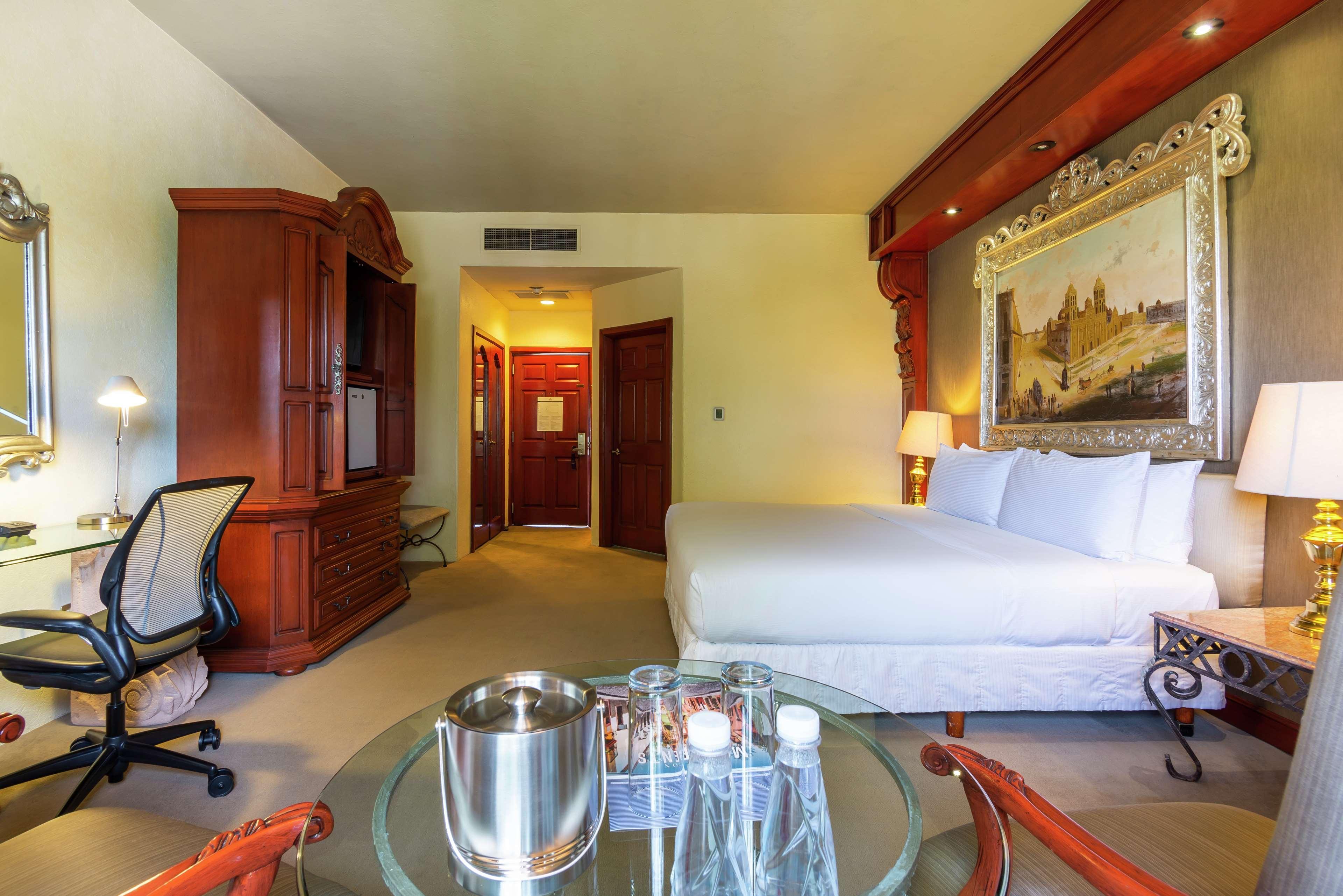 ฮิลตัน ซาน หลุยส์ โปโตซี Hotel ซานหลุยส์โปโตซิ ภายนอก รูปภาพ